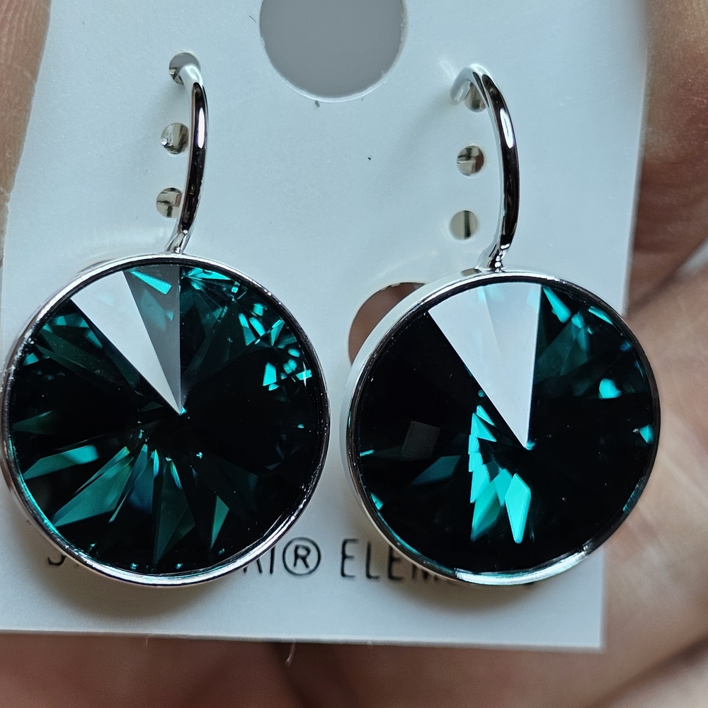 NEW. Swaorvski Element Elegant Teal Forest Grn Crystal Earrings 15mm‎ Leverback